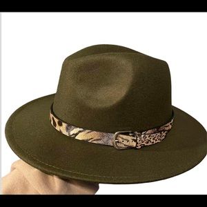 Really Cute Olive Green Hat w/Cheetah Print Band